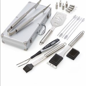 CUISINART 20 PIECE BBQ GRILL SET
BRAND NEW